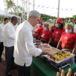 Abinader anuncia 15 millones de almuerzos y cenas navideñas