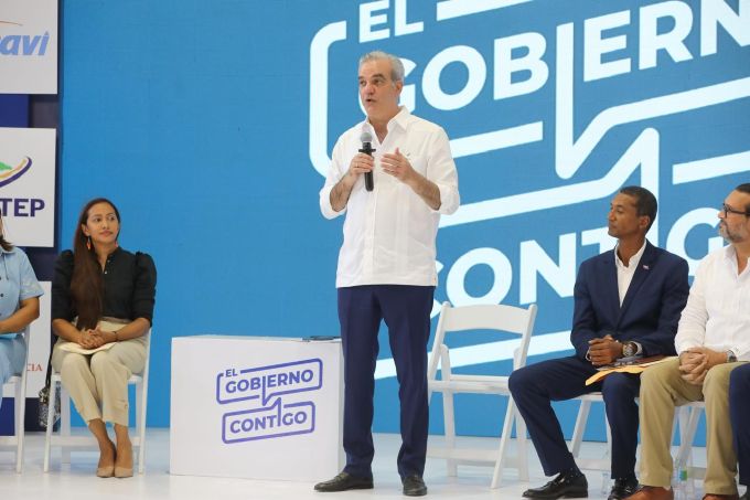 Abinader anuncia soluciones en los servicios públicos de Higüey