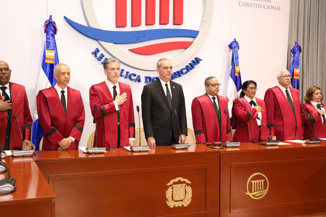 Abinader asiste a audiencia 181 aniversario de la Constitución