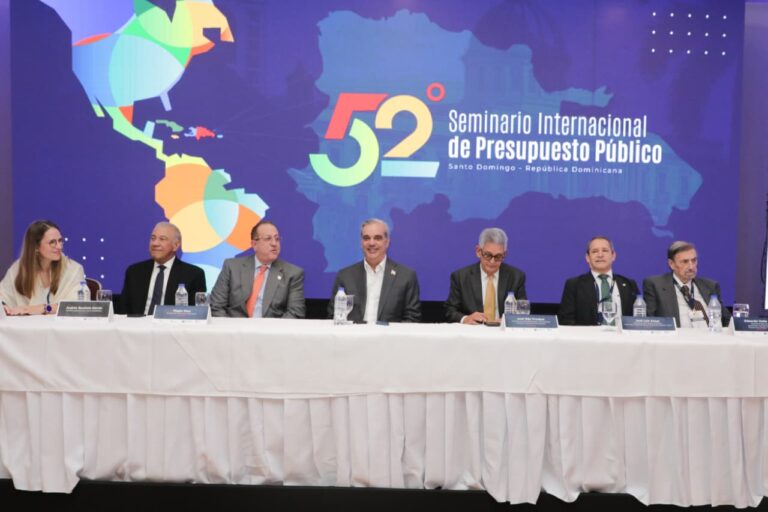 Abinader destaca importancia de transparencia gasto público