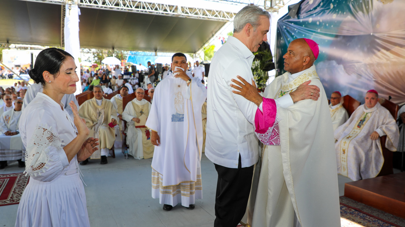 Abinader encabeza la creación canónica diócesis Stella Maris
