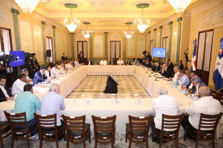 Abinader encabeza reunión de seguimiento daños Melissa
