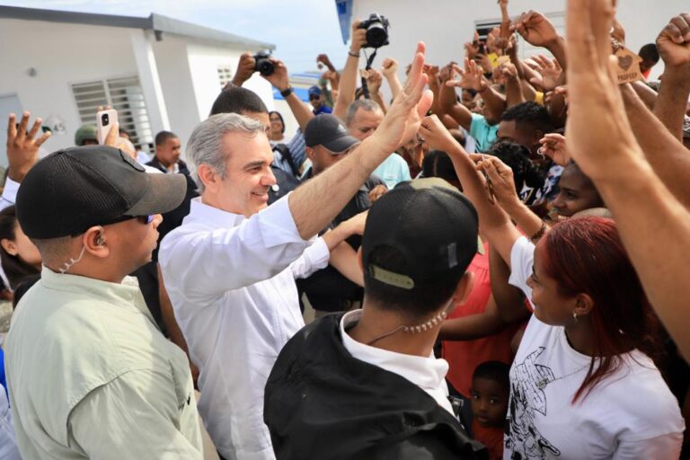 Abinader inaugurará hospital, polideportivo y destacamento