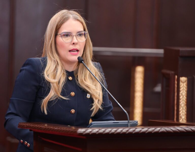 Afirma están garantizados los derechos cesantía adquiridos