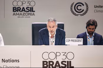 COP30 logra acuerdo climático sobre fin combustibles fósiles