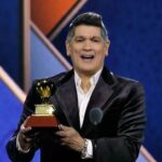 Eddy Herrera gana un Grammy por álbum “Novato Apostador” 