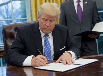 EEUU: Trump firma desclasificar los archivos de Jeffrey Epstein