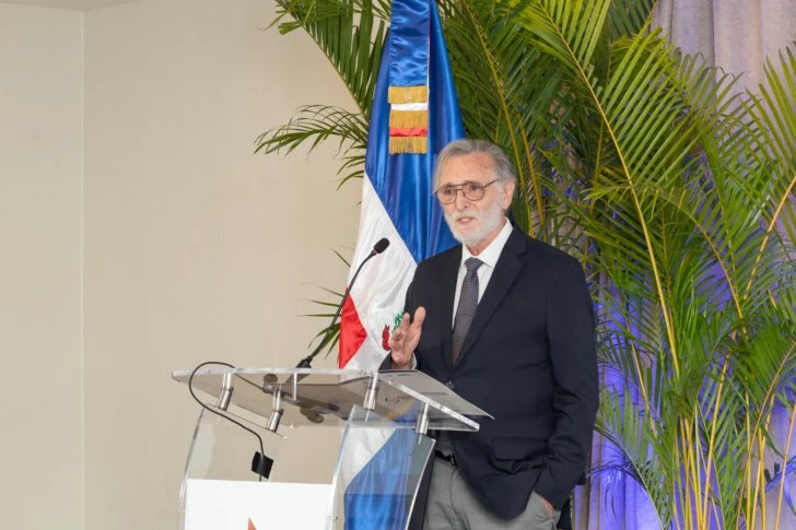 El 56.5 % de dominicanos viven en los EE.UU. tiene posgrado