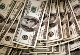 El dólar sigue en picada; bajó .48 y era vendido RD.27