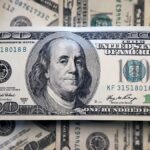 El dólar subió un centavo; este miércoles era vendido .58