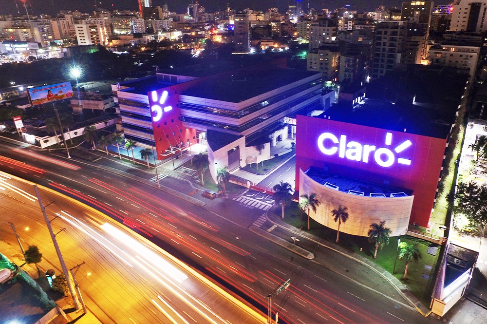 Empresarios, líderes y clientes felicitan a Claro Dominicana