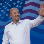 EU: Dominicano Brian DePeña reelecto en alcaldía de Lawrence