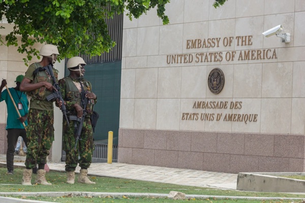 HAITI: Pandilleros y soldados EE.UU. intercambian disparos HAITI: Pandilleros y soldados EE.UU. intercambian disparos