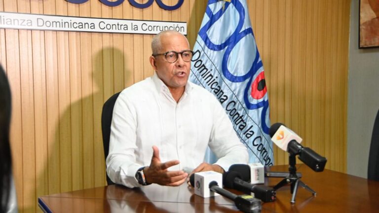 ADOCCO denuncia ante SIB graves irregularidades en línea de crédito emitida por Banco Banesco para licitación del INTRANT