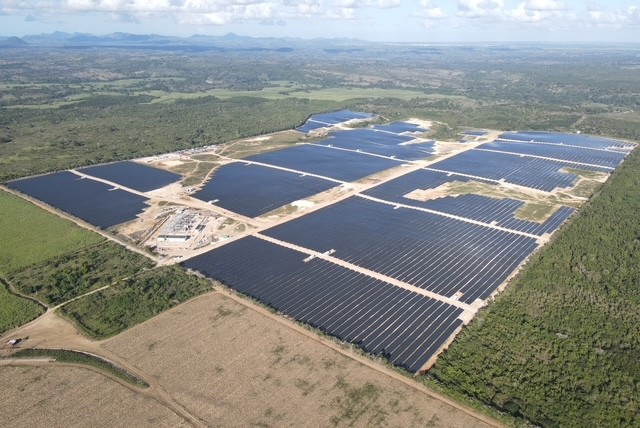 Inauguran complejo plantas solares en Guaymate