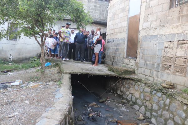 Insta autoridades implementar plan para sanear cañadas SDN
