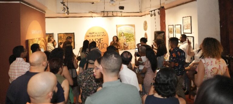 Joven artista abre su primera exposición en Casa de Teatro