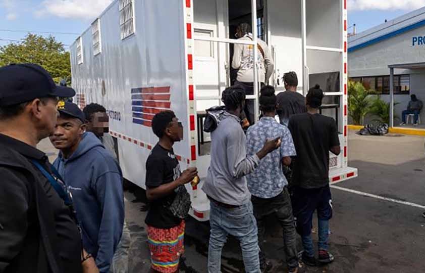 Migración de Rep. Dom. detuvo a 2,390 indocumentados en 48 horas