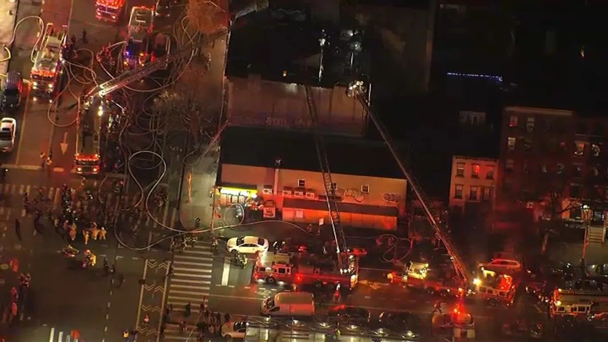 NY: Incendio en restaurant dominicano deja familias a la intemperie