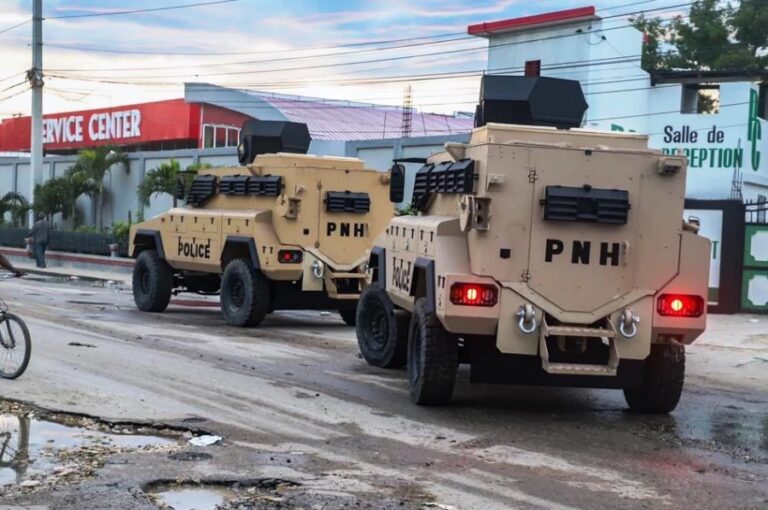 Policía haitiana recibió equipamiento desde Canadá