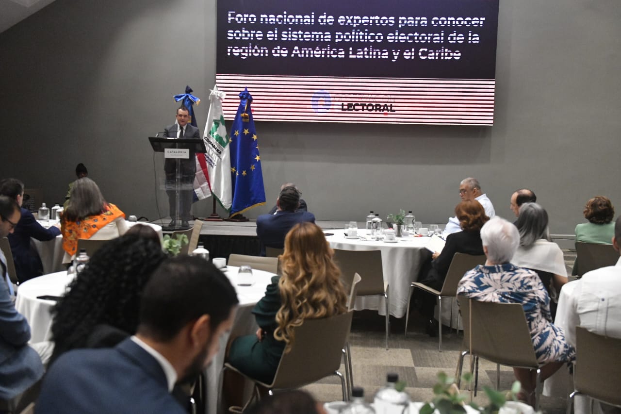 Presidente JCE cita desafíos del sistema político electoral región
