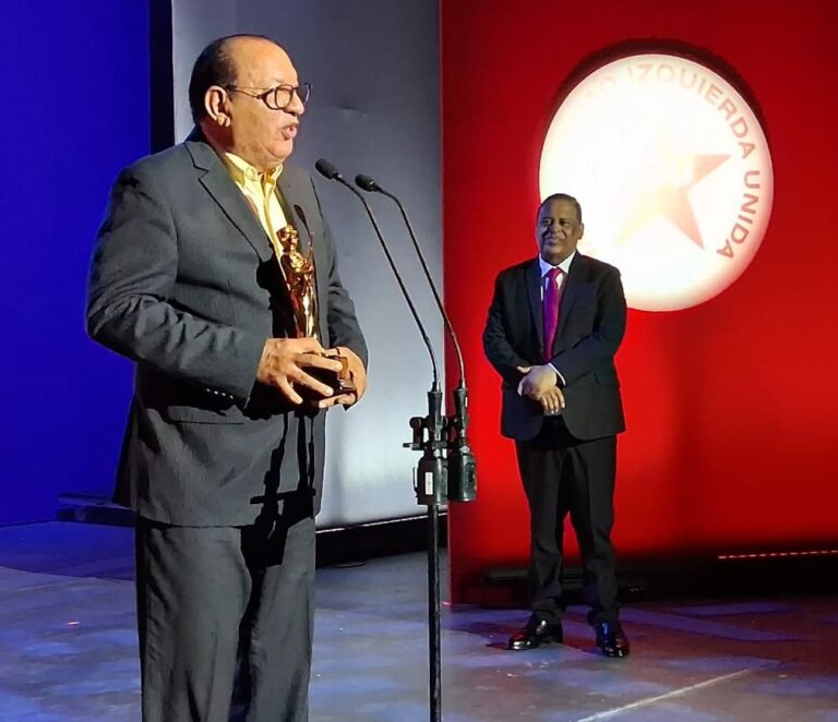 Reconocen trayectoria artística y aportes Conjunto Quisqueya