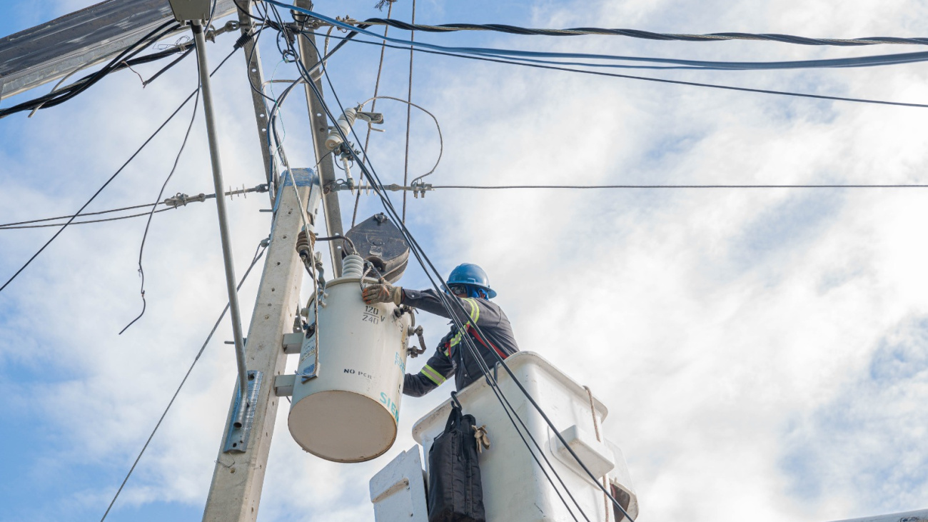 Refuerzan red eléctrica RD con 746 nuevos transformadores