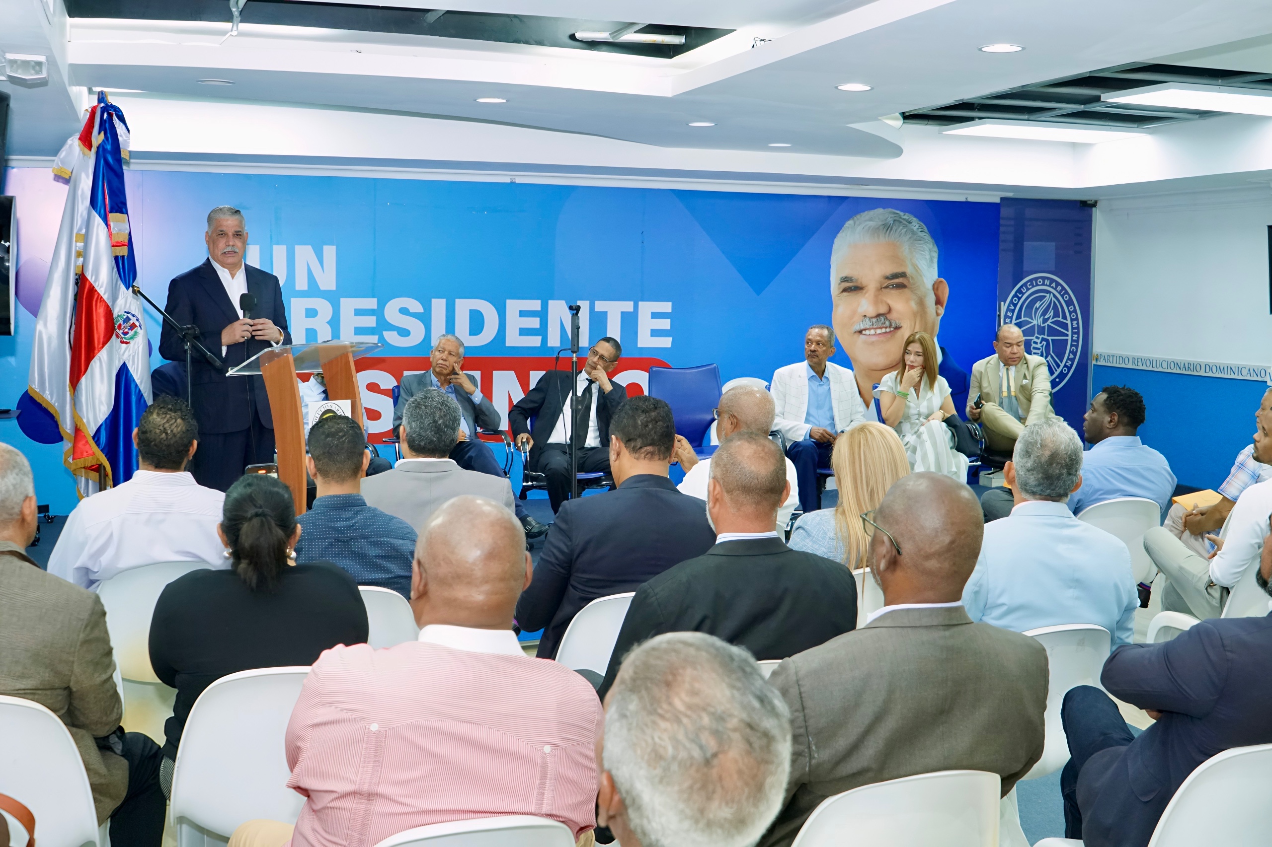 Vargas: Mala gestión Gobierno provoca retorno dirigentes PRD