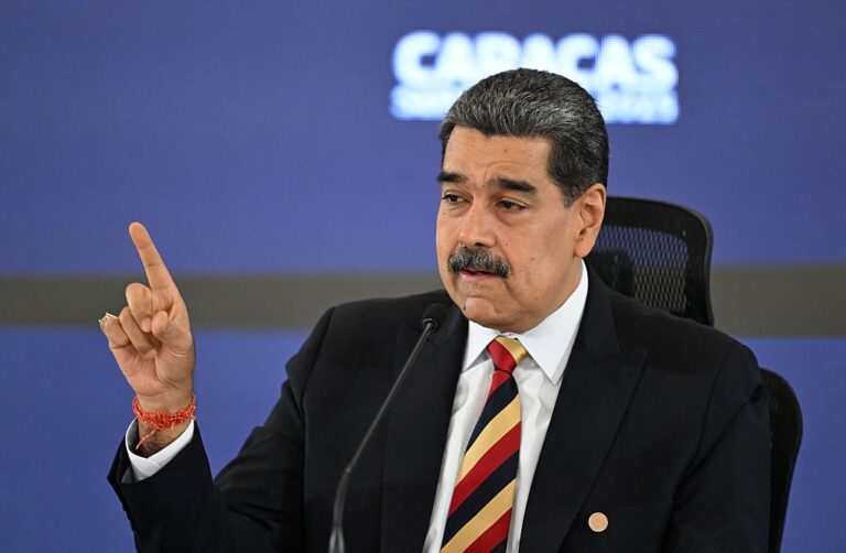VENEZUELA: Maduro pide a la UE-CELAC enfrentar a los EEUU