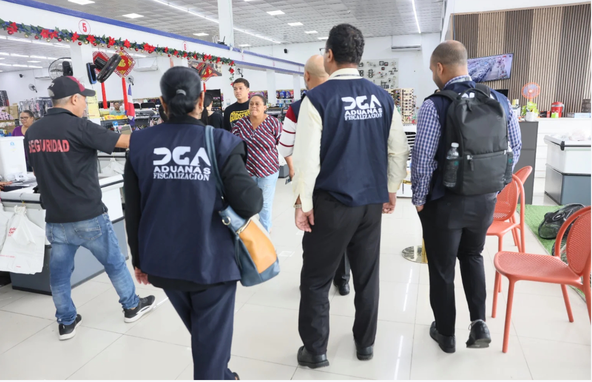 Aduanas interviene un comercio chino en LV operaba legalmente Aduanas interviene un comercio chino en LV operaba legalmente