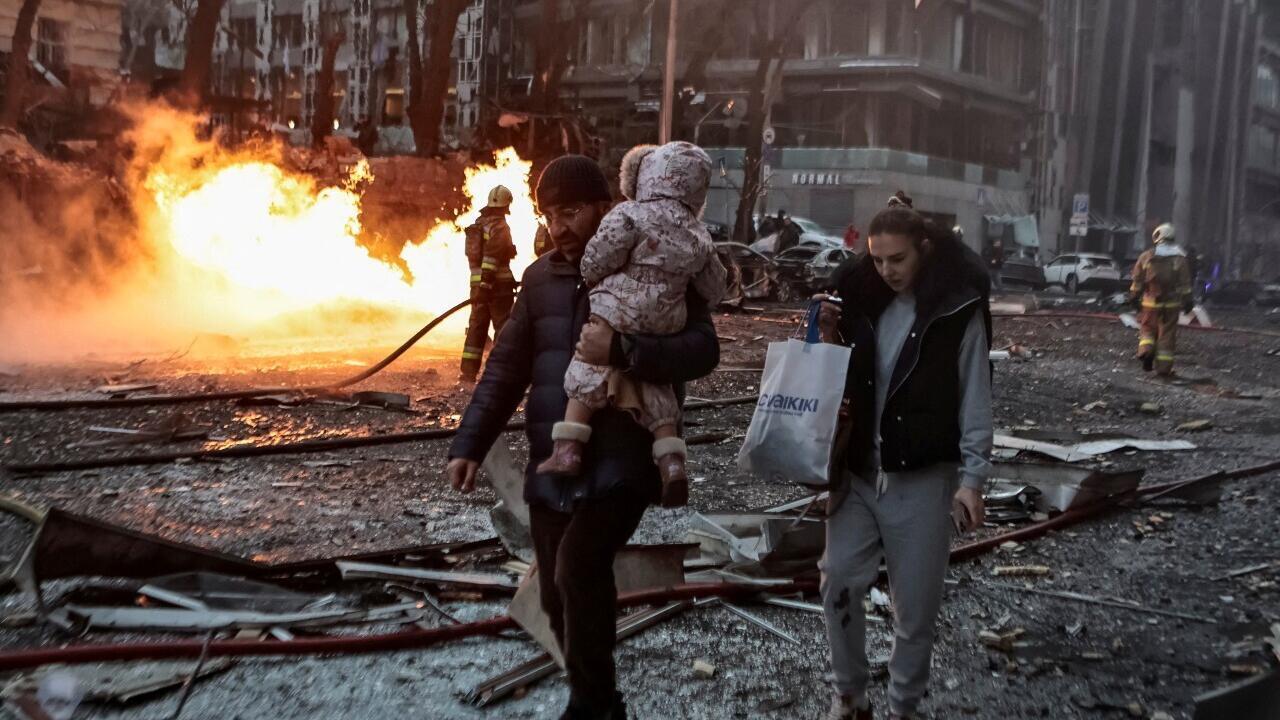 Ataque ruso sobre Kiev deja 19 heridos y miles sin calefacción