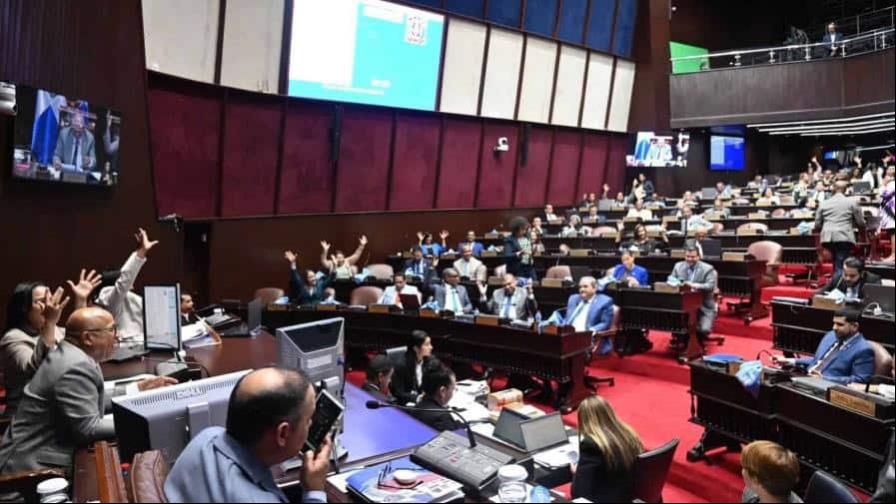 Dicen Congreso aprobó más US,433 mm en préstamos Dicen Congreso aprobó más US,433 mm en préstamos