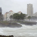 El Indomet anuncia para este viernes lluvias y olas anormales
