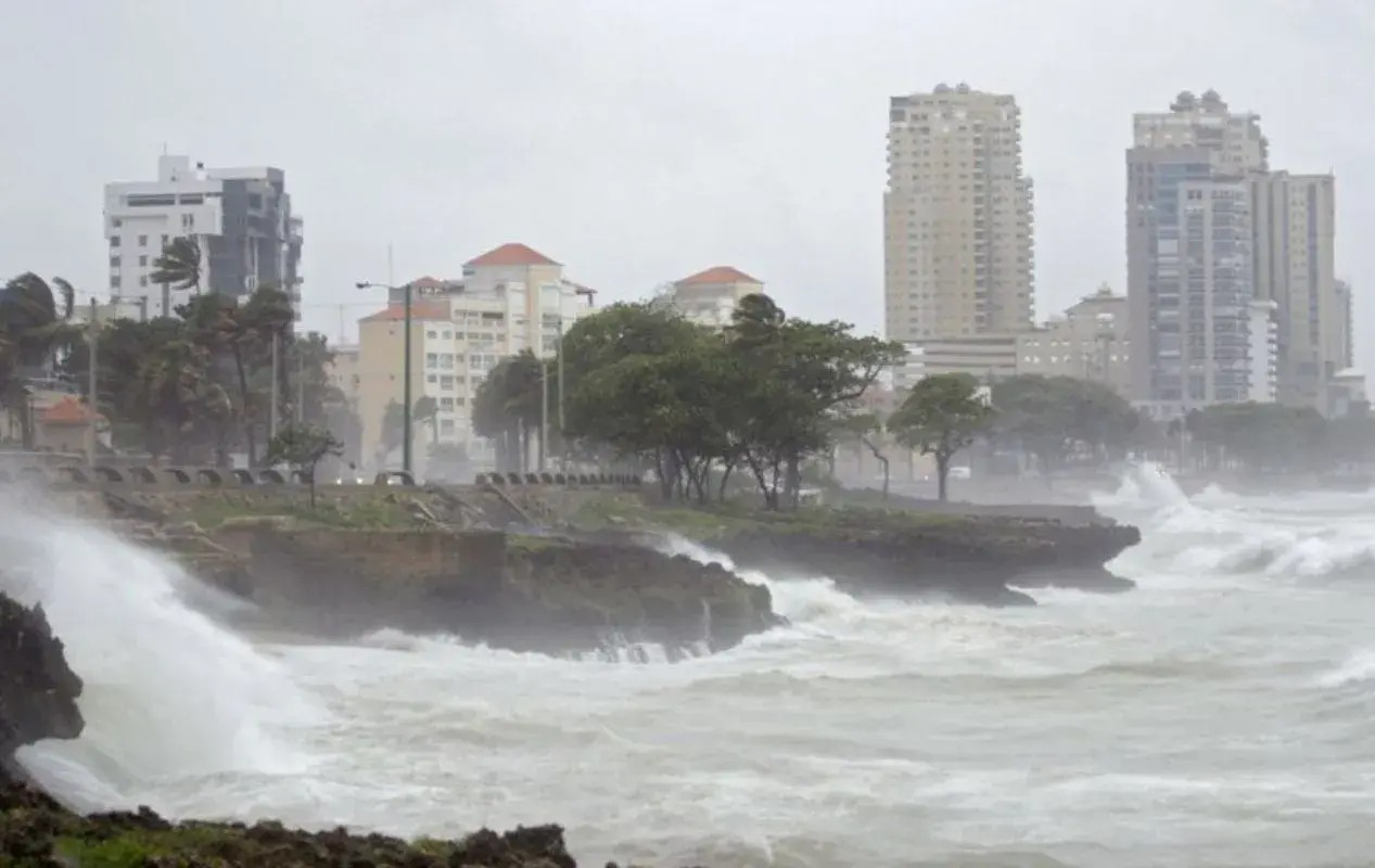 El Indomet anuncia para este viernes lluvias y olas anormales El Indomet anuncia para este viernes lluvias y olas anormales