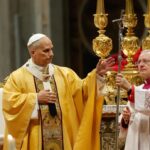El papa lamenta economía que trata «hombre una mercancía»