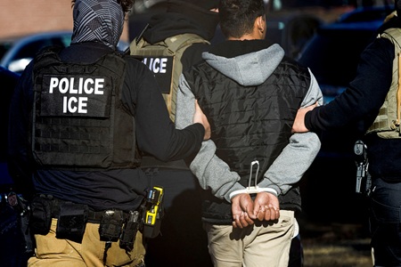 EU sube a US.000 incentivo a migrantes que se autodeporten