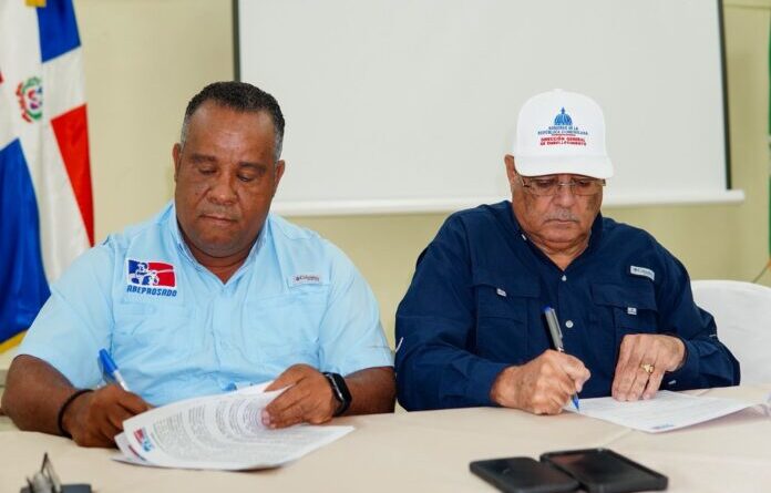 Firman acuerdo para embellecer estadios béisbol y otras áreas