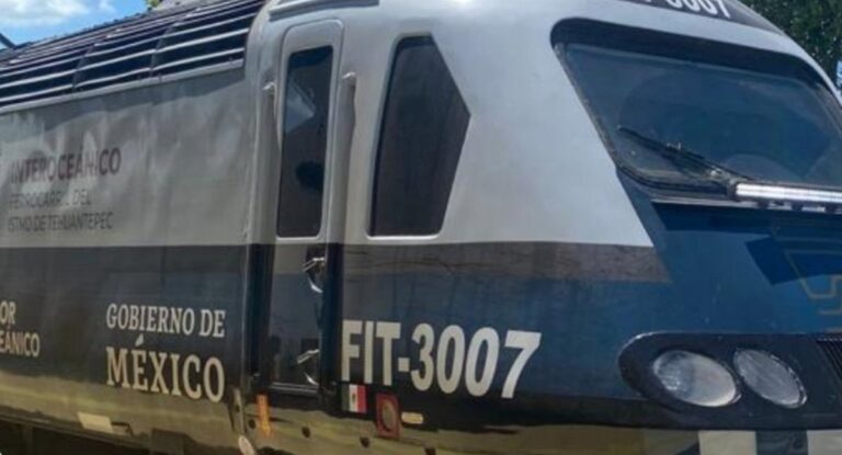 MEXICO: Al menos 15 heridos al descarrilar tren Interoceánico