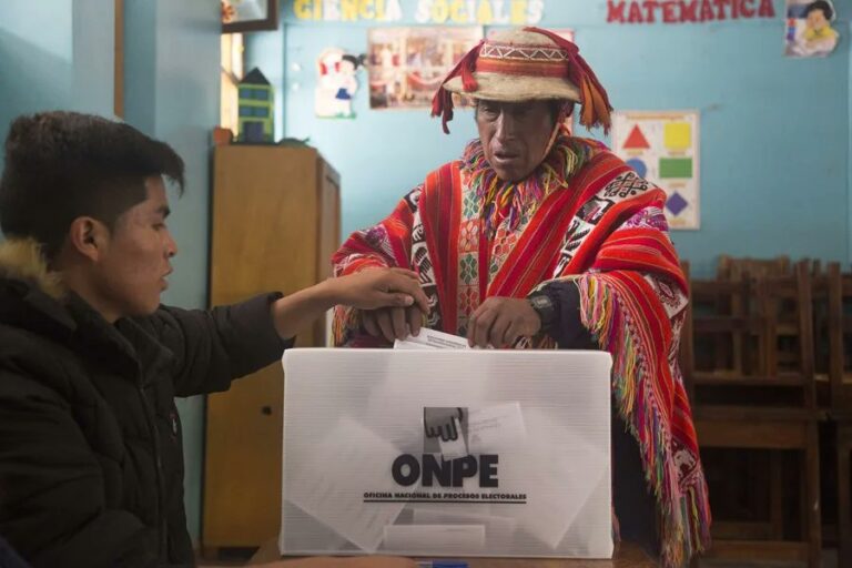 PERU: JNE confirma 34 fórmulas presidenciales y 1.400 al Senado