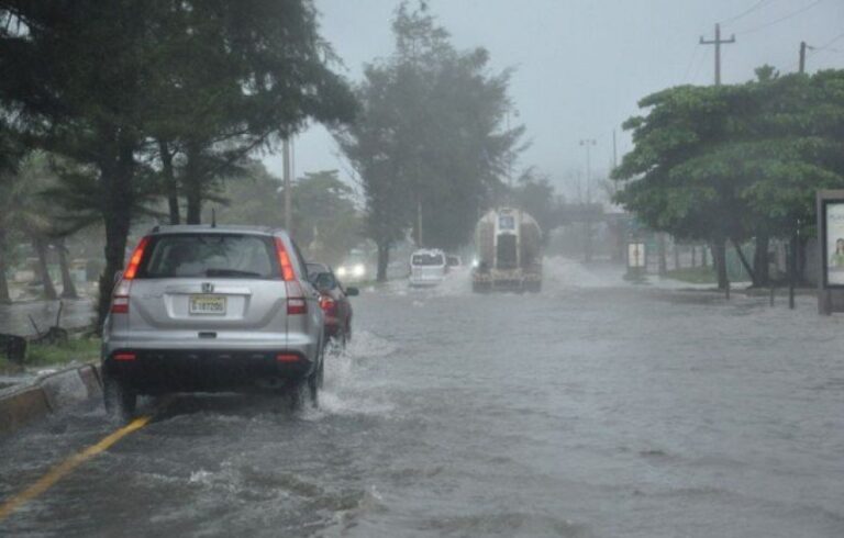 Se registran lluvias en capital y otras zonas de la R. Dominicana