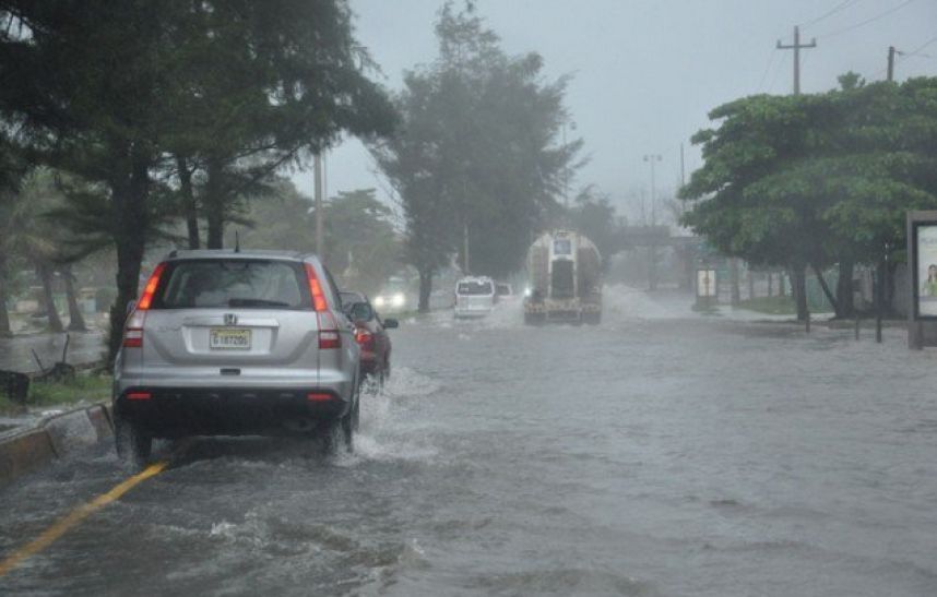 Se registran lluvias en capital y otras zonas de la R. Dominicana