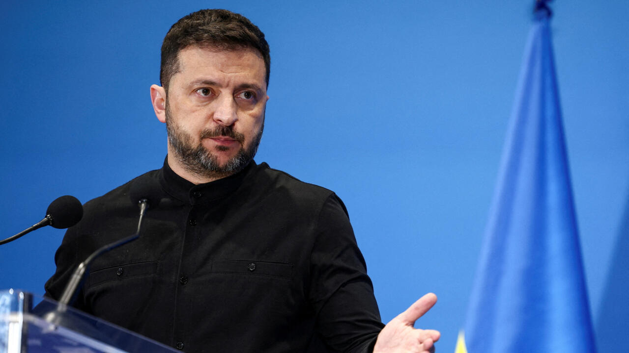 Zelenski anuncia borradores de acuerdo para terminar la guerra Zelenski anuncia borradores de acuerdo para terminar la guerra