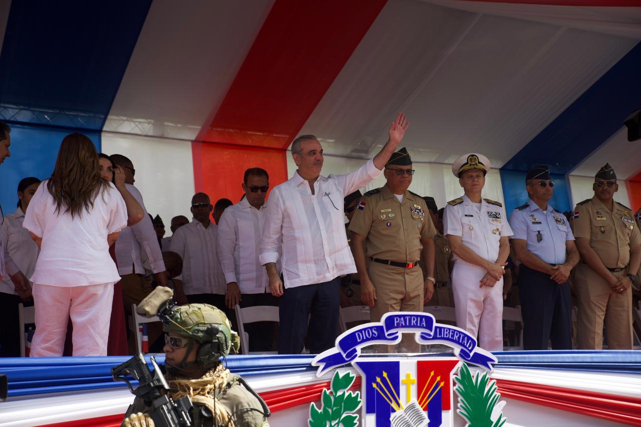 Abinader encabeza desfile del 213 aniversario natalicio Duarte Abinader encabeza desfile del 213 aniversario natalicio Duarte