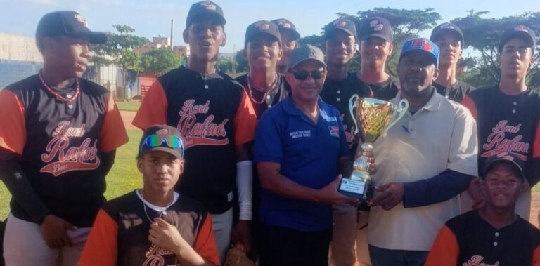 Academia Rafael Báez se corona campeón béisbol provincia SD
