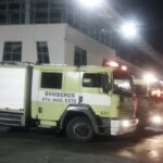 Camión cae al mar puerto Sans Souci; no se reportan heridos