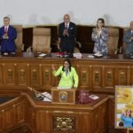 Delcy acusa EE.UU de impedir a Venezuela vender su petróleo