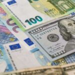 Dólar sigue bajando; se vendía a RD.60; el euro a RD.06