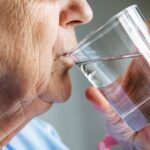Hombres mayores 50: Erección 300 % más fuerte, añade ESTO
