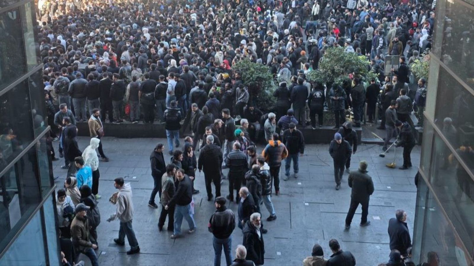 IRAN: Al menos 29 muertos en protestas por crisis económica IRAN: Al menos 29 muertos en protestas por crisis económica