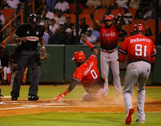 Junior Lake y la experiencia que marca el éxito de los Leones